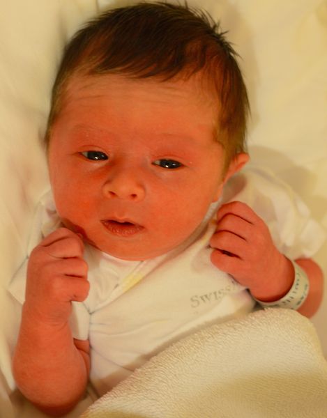 Γέννησε συντροφιά με το Twitter: Κάθε οδύνη και τουιτάρισμα! Δείτε τις φωτογραφίες που πόσταρε!