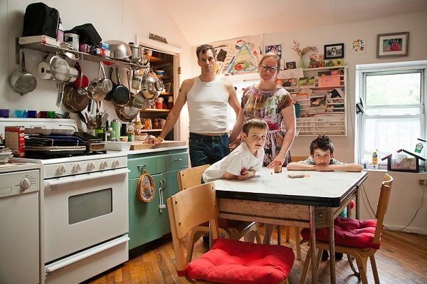 Τα τετραγωνικά δεν φέρνουν την ευτυχία! Οι ευτυχισμένες οικογένειες ζουν σε μικρά σπίτια! (εικόνες)