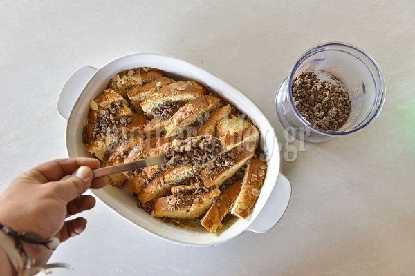 Συνταγή για πουτίγκα τσουρεκιού με σοκολάτα από τον Γιώργο Γεράρδο