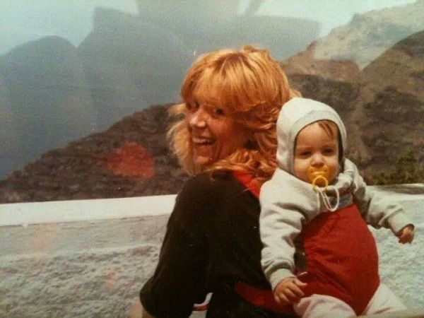 Δείτε την Σεμίνα Διγενή νεαρή μανούλα με τη νεογέννητη κορούλα της! (εικόνα)