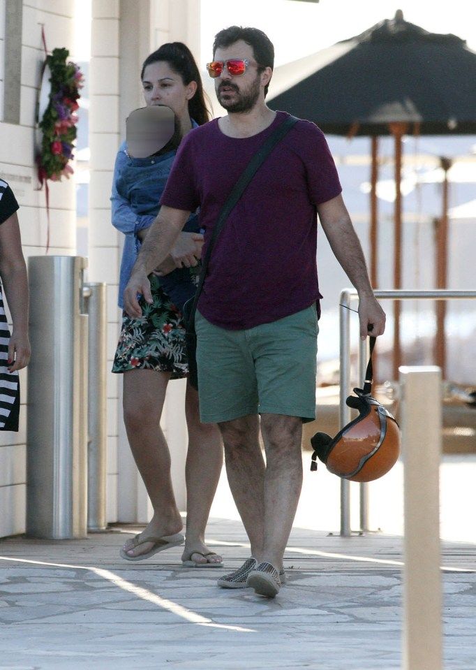 Οικογενειακές στιγμές στην θάλασσα για την Κατερίνα Παπουτσάκη (φωτογραφίες)