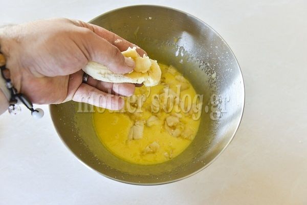 Τέτοια νοστιμιά δεν υπάρχει! Πανεύκολο κέικ μπανάνας με γλάσο σοκολάτας από τον Γιώργο Γεράρδο