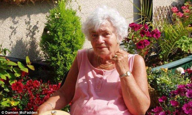 Τέσσερις γενιές διδύμων στην ίδια οικογένεια: 1 στα 4 δισεκατομμύρια η πιθανότητα κι όμως συνέβη! (φωτογραφίες)