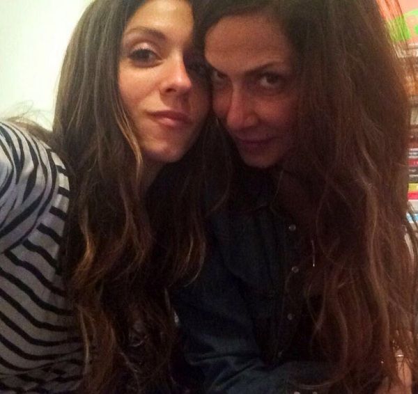 Η Άννα Βίσση αγκαλιά με τον εγγονό της! Η τρυφερή φωτογραφία που ανέβασε η Σοφία Καρβέλα (εικόνα)