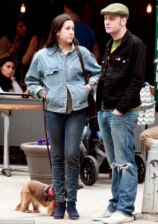 Διάσημη τραγουδίστρια ανακοινώνει στο Facebook την εγκυμοσύνη της! Φούσκωσε πολύ...