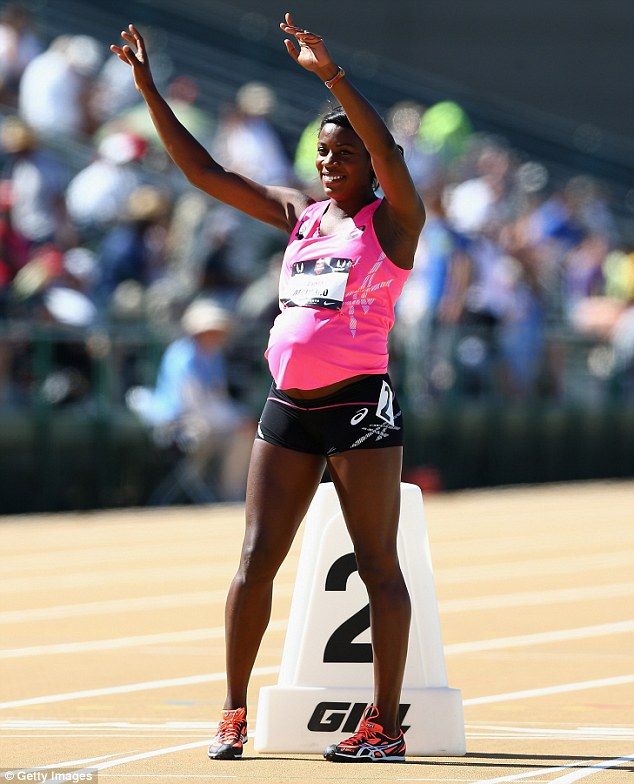 Συγκλονιστικό: Εγκυμονούσα δρομέας 7,5 μηνών έτρεξε σε αγώνα ταχύτητας! (φωτογραφίες)