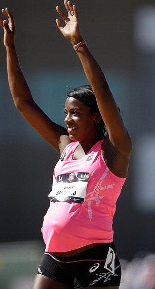 Συγκλονιστικό: Εγκυμονούσα δρομέας 7,5 μηνών έτρεξε σε αγώνα ταχύτητας! (φωτογραφίες)