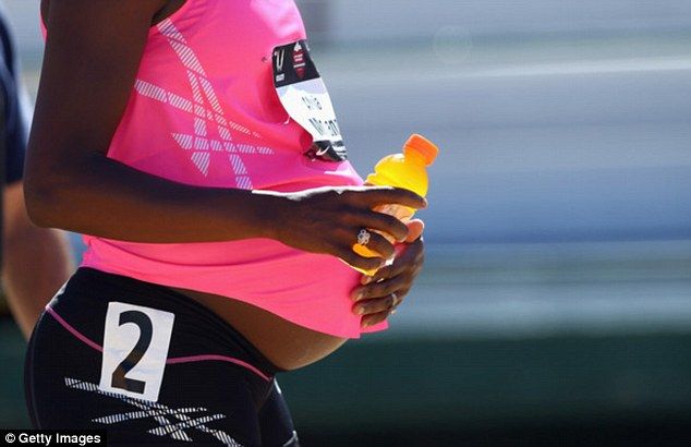 Συγκλονιστικό: Εγκυμονούσα δρομέας 7,5 μηνών έτρεξε σε αγώνα ταχύτητας! (φωτογραφίες)