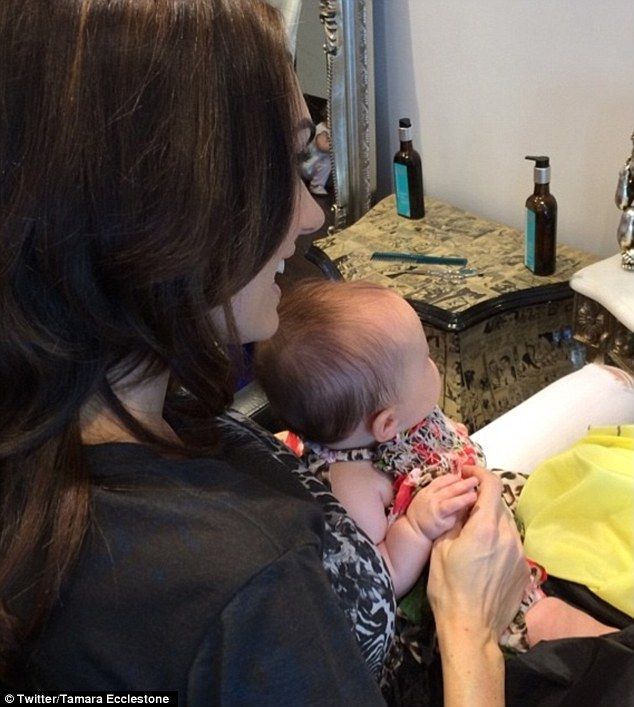 Το κοριτσάκι της έγινε 4 μηνών! Δείτε πώς το γιόρτασε η διάσημη μαμά (εικόνες)