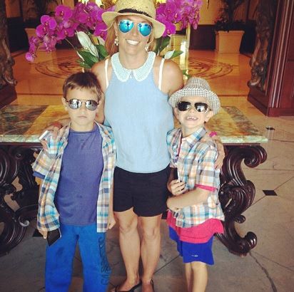 Όταν οι διάσημες μαμάδες φωτογραφίζουν τα παιδιά τους! (εικόνες)