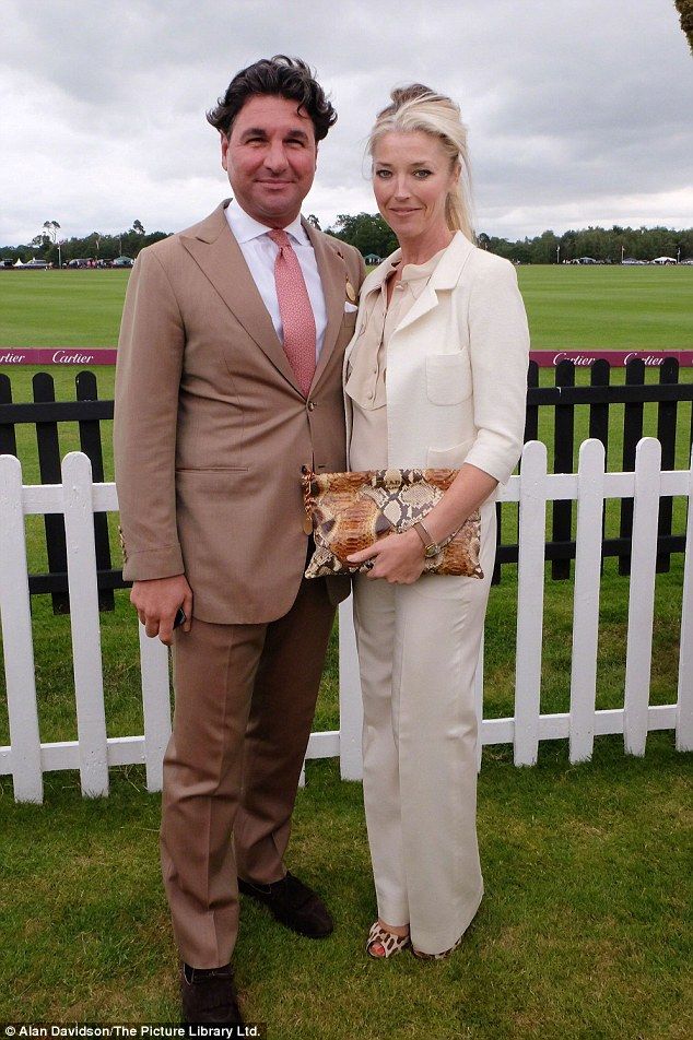 Διάσημη παρουσιάστρια περιμένει το τρίτο της παιδί! (εικόνες)