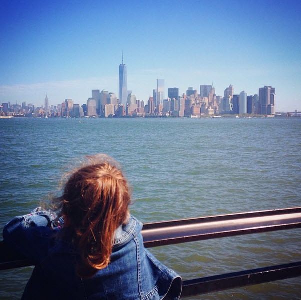 Αγαπήσατε τα χάρτινα φουστάνια της και τώρα είναι στην εβδομάδα μόδας!