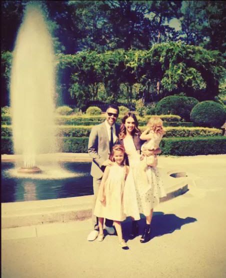 Δείτε πώς έντυσε η Τζέσικα Άλμπα τα κοριτσάκια της, στον γάμο της καλύτερης φίλης της!