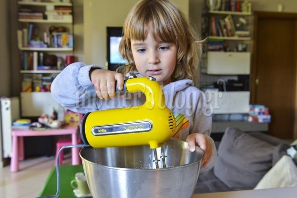 Φθινοπωρινό κέικ σοκολάτας με κάστανο  χωρίς γλουτένη! Από την Κατερίνα Γεράρδου και τον μπαμπά της
