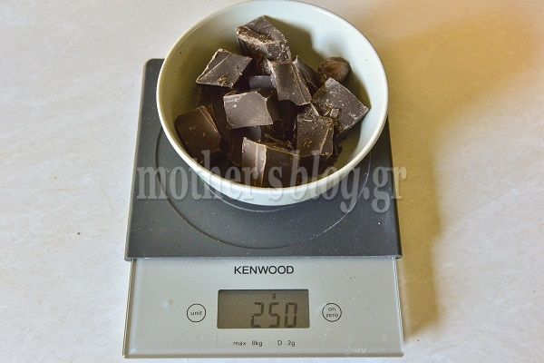 Φθινοπωρινό κέικ σοκολάτας με κάστανο  χωρίς γλουτένη! Από την Κατερίνα Γεράρδου και τον μπαμπά της