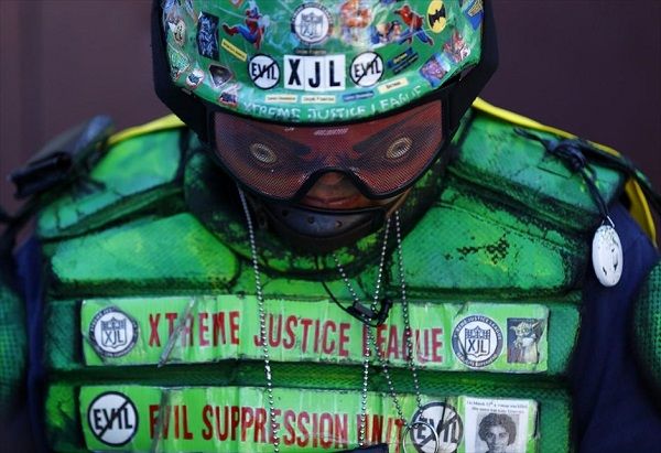 Θα ξετρελαθείτε! Υπερήρωες στην υπηρεσία του νόμου! (φωτογραφίες)