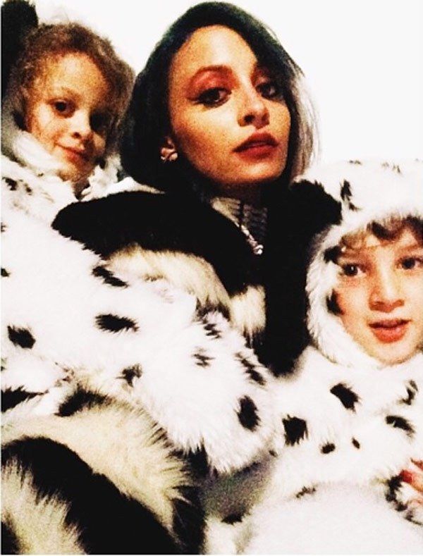 Δείτε πώς γιόρτασαν το Halloween οι διάσημοι!