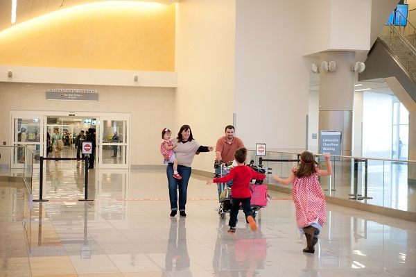 Μοναδικές φωτογραφίες ζευγαριών που υιοθέτησαν παιδιά (εικόνες)