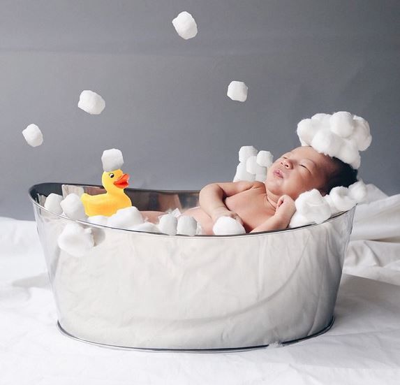 Δείτε με ποιον τρόπο χρησιμοποιεί αυτή η μαμά τα παιχνίδια του μωρού της!