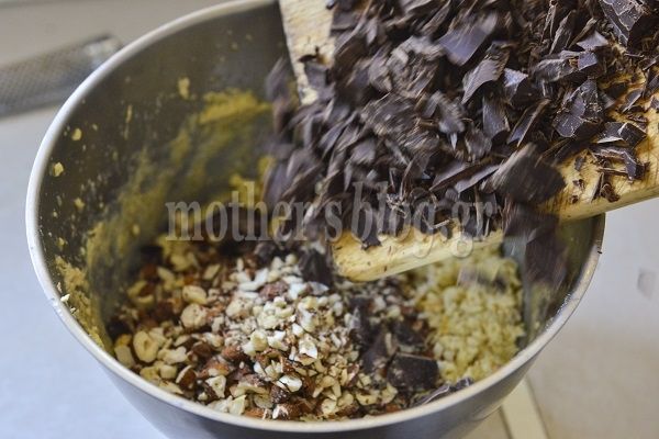 Ένα μεγάλο, λαχταριστό και γιορτινό κέικ, από τον Γιώργο Γεράρδο!