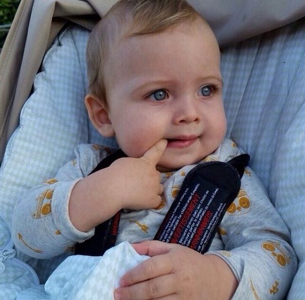 Ο γιος του Κασίγιας και της Καρμπονέρο είναι ένας μικρός κούκλος! (εικόνες)