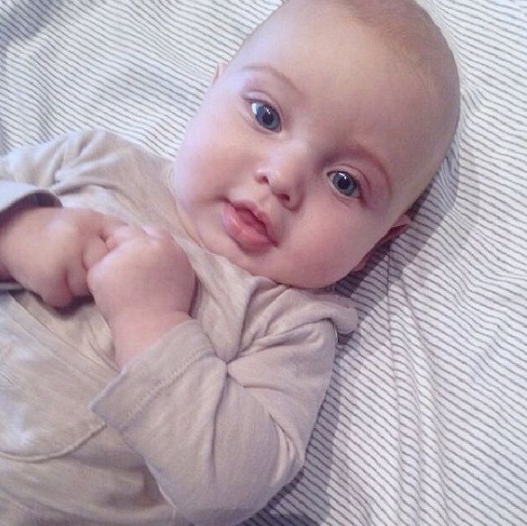 Ο γιος του Κασίγιας και της Καρμπονέρο είναι ένας μικρός κούκλος! (εικόνες)