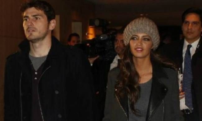 Ο κούκλος γιος πασίγνωστου ζευγαριού ντύθηκε Άγιος Βασίλης! (εικόνα)