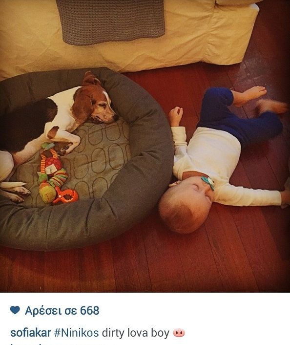 Σοφία Καρβέλα: Ο γιος της κοιμάται με τον…(εικόνα)