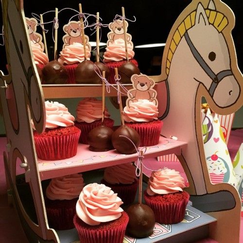 Δείτε το φωτογραφικό άλμπουμ από το baby-shower της Υβόννης Μπόσνιακ! (εικόνες)