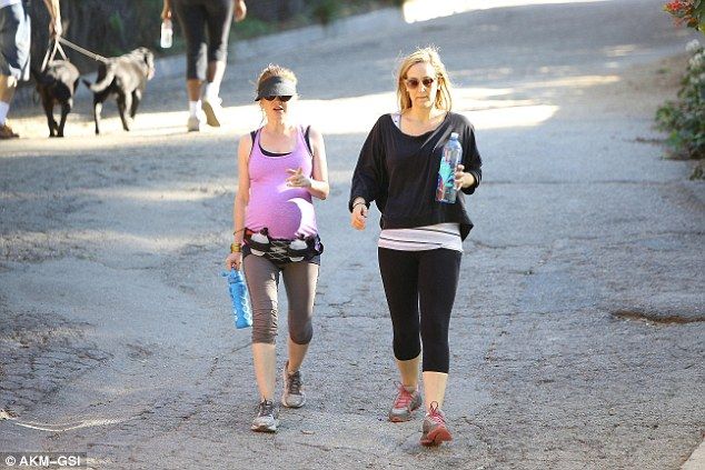 Έχει φουσκώσει πολύ αλλά δεν το βάζει κάτω! Γυμνάζεται για να κάψει τις θερμίδες (εικόνες)