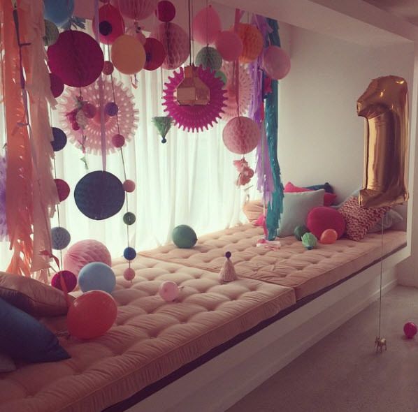 Η Ρεμπέκα Τζουντ, γιόρτασε τα πρώτα γενέθλια της κόρης της. Δείτε πως!(εικόνες)