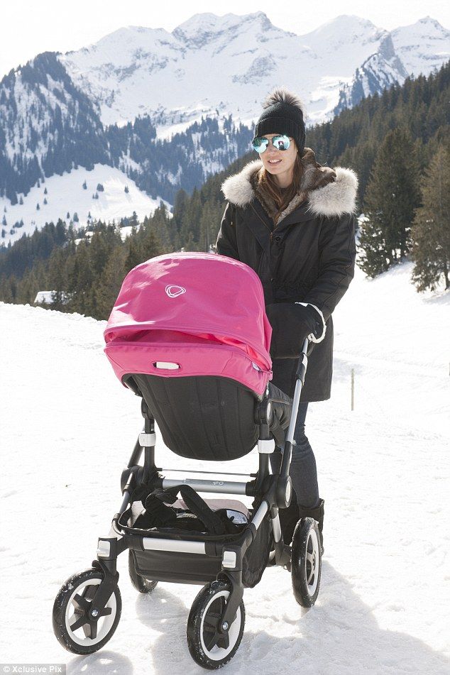 Δεν έχει το Θεό της! Πήγε με το καρότσι σε χιονοδρομικό κέντρο στο Γκσάαντ (εικόνες)