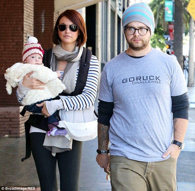 Ανακοίνωσε τη δεύτερη εγκυμοσύνη της ποστάροντας μία φωτογραφία με τη φουσκωμένη κοιλίτσα! (εικόνες)