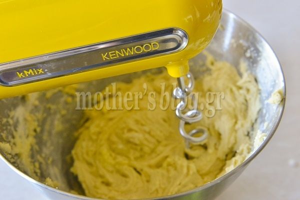 Νηστίσιμα muffin με μπανάνα και καρύδια, χωρίς βούτυρο ή αβγό, από το Γιώργο Γεράρδο!