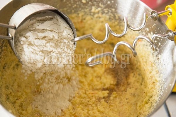 Νηστίσιμα muffin με μπανάνα και καρύδια, χωρίς βούτυρο ή αβγό, από το Γιώργο Γεράρδο!