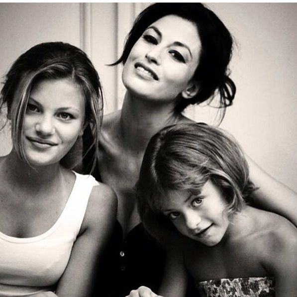 Δωροθέα Μερκούρη: Δε φαντάζεστε πώς έγιναν οι κόρες της! (εικόνες)