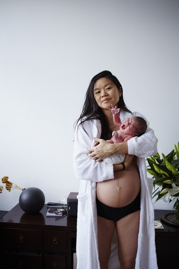 Μοναδικό: 9 φωτογραφίες 24ωρου νεογέννητων με τις μητέρες τους (εικόνες)