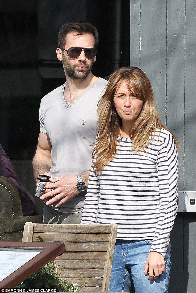 Πρόσφατα ανακοίνωσε την εγκυμοσύνη της και τώρα μας δείχνει τη φουσκωμένη της κοιλίτσα! (εικόνα)