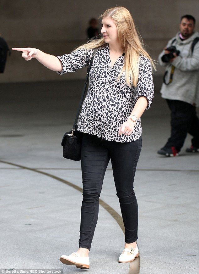 Απίστευτο: Ετοιμάζεται να γεννήσει κι έχει αυτή την σιλουέτα! (εικόνες)