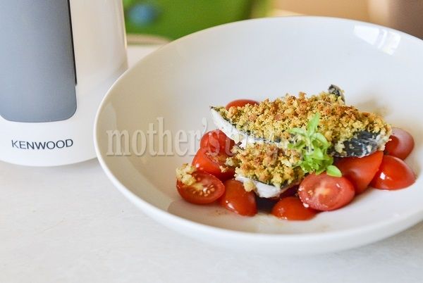 Φιλέτο σκουμπρί με αρωματική κρούστα και καλοκαιρινή σαλάτα, από τον Γιώργο Γεράρδο