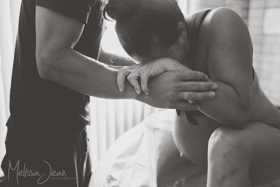 Αυτές είναι οι φωτογραφίες μητρότητας και γέννας, που το Instagram διέγραψε και απαγόρευσε!