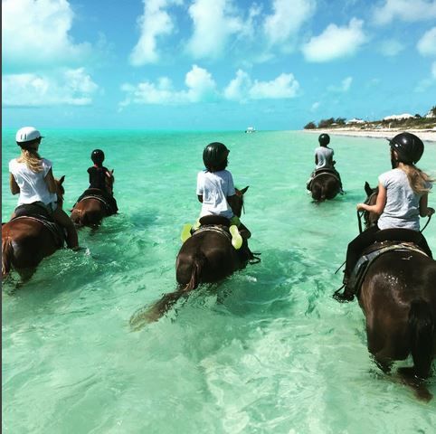 Χάιντι Κλουμ: Δείτε τι κάνει στη θάλασσα με τα παιδιά της (εικόνα)