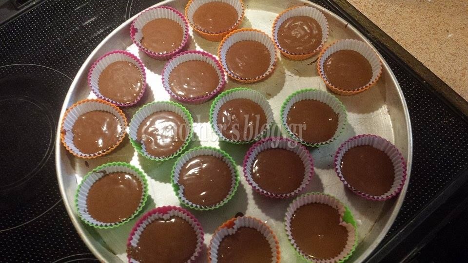 Δεκατιανό στο σχολείο: Κεκάκια σοκολάτας από τα χεράκια μας! (εικόνες βήμα-βήμα)