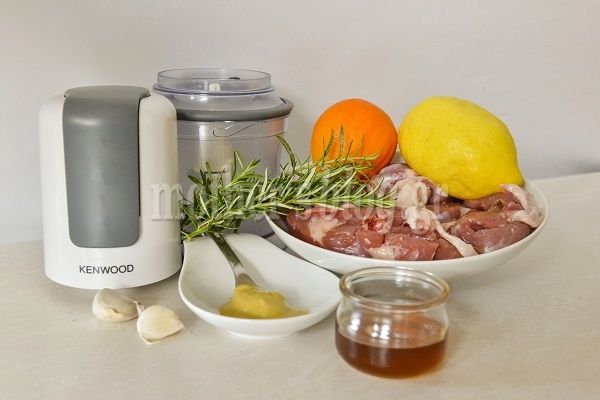 Μαριναρισμένα παϊδάκια γαλοπούλας με μέλι και δεντρολίβανο, από τον Γιώργο Γεράρδο