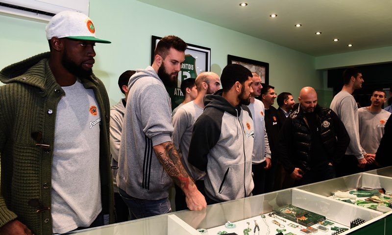 Λαμπερά ήταν τα εγκαίνια του PAO Shop στη Λεωφόρο Αλεξάνδρας