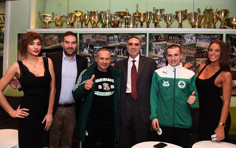 Λαμπερά ήταν τα εγκαίνια του PAO Shop στη Λεωφόρο Αλεξάνδρας