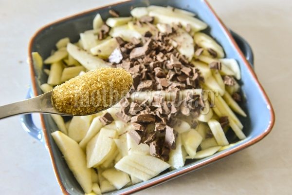 Crumble αχλάδι με σοκολάτα από τον Γιώργο Γεράρδο