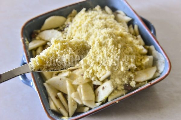 Crumble αχλάδι με σοκολάτα από τον Γιώργο Γεράρδο