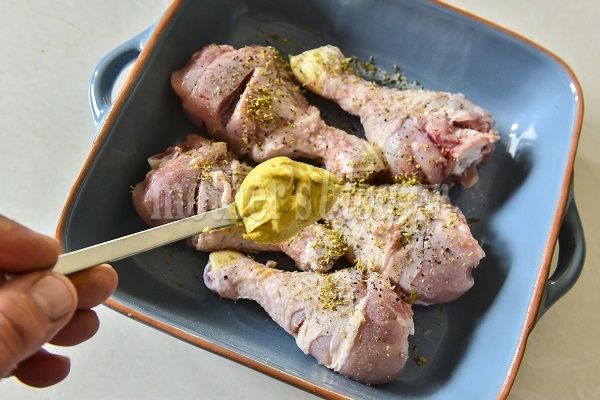 Κοτόπουλο στο φούρνο με φρέσκια σάλτσα μάραθου από τον Γιώργο Γεράρδο!