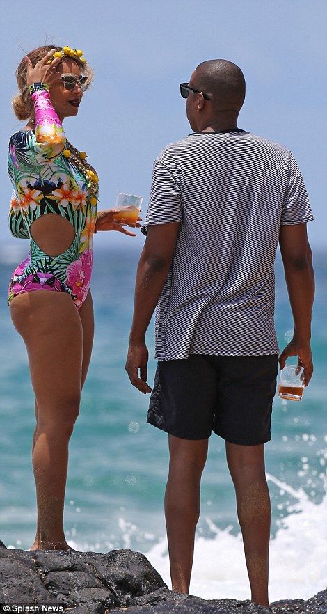 Beyonce-Jay Z: Απολαμβάνοντας ολιγοήμερες διακοπές στη Χαβάη. Δείτε το φωτογραφικό τους άλμπουμ